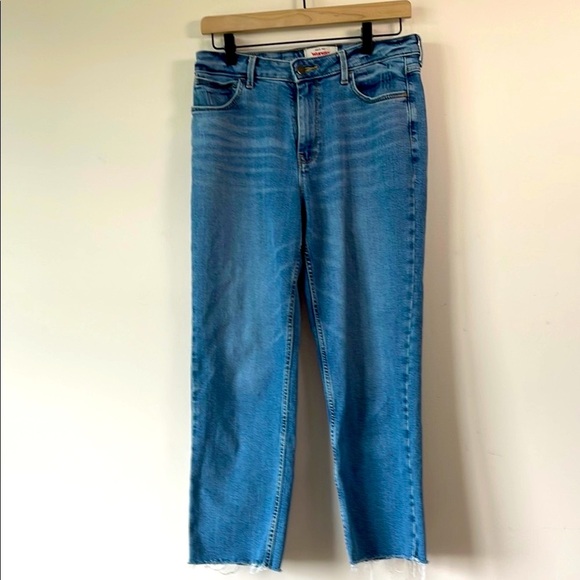 Wrangler Women's High-Rise Rodeo Straight Leg Crop Jean - Picture 2 of 16